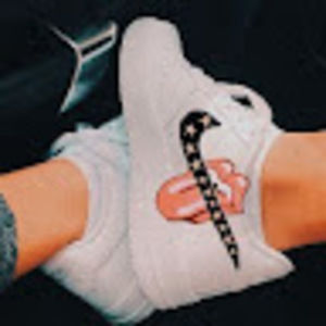 Meet your Posher, Sharon